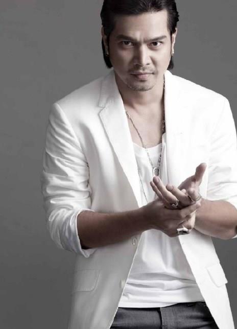 索姆查·肯格拉 Somchai Khemklad สมชาย เข็มกลัด Tao