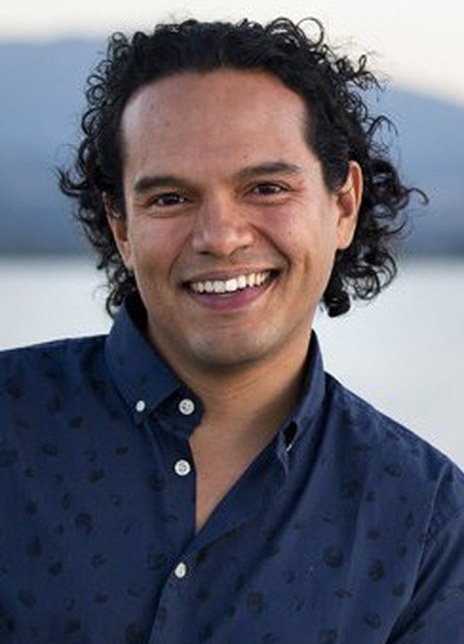 路易斯·奥利瓦 Luis Oliva