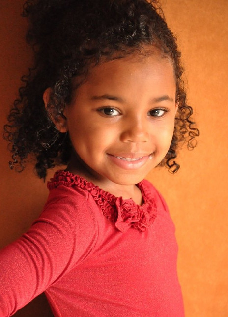 亚莉安娜·尼尔 Ariana Neal