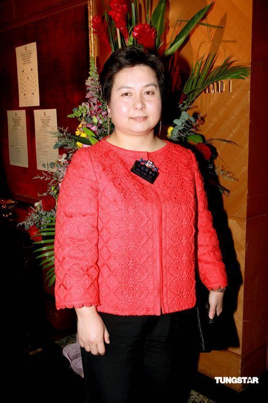 何超蕸 hé chāo xiá 何超蕸 hé chāo xiá