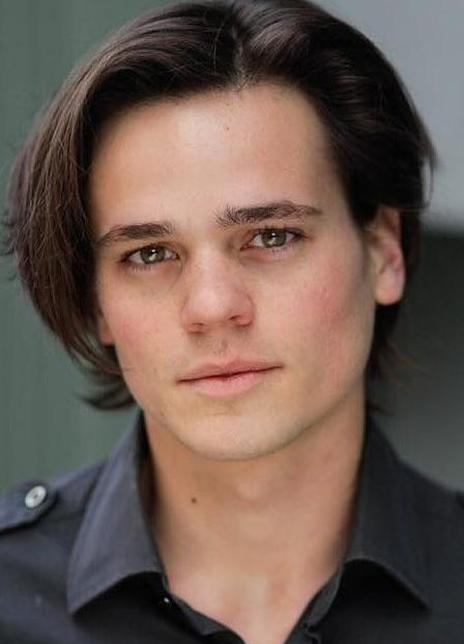 亚伦·达拉·维拉 Aaron Dalla Villa