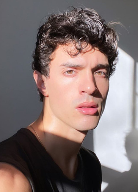 詹姆斯·卡萨蒂·莫耶尔 James Cusati-Moyer