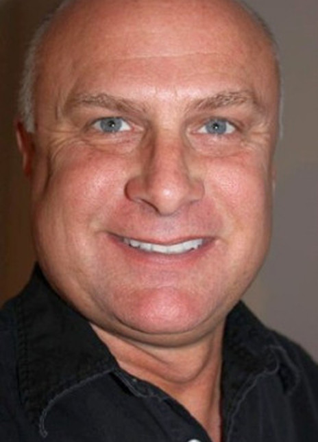 麦克·R·莫罗 Mike R. Moreau