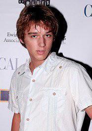 杰雷米·詹姆斯·基斯纳尔 Jeremy James Kissner Jeremy Kissner