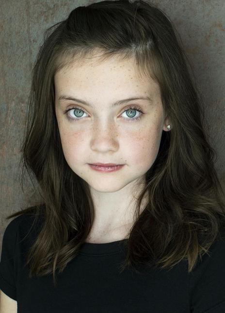 玛雅·麦克奈尔 Maya McNair