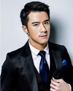 纪言恺 简孝儒 JR