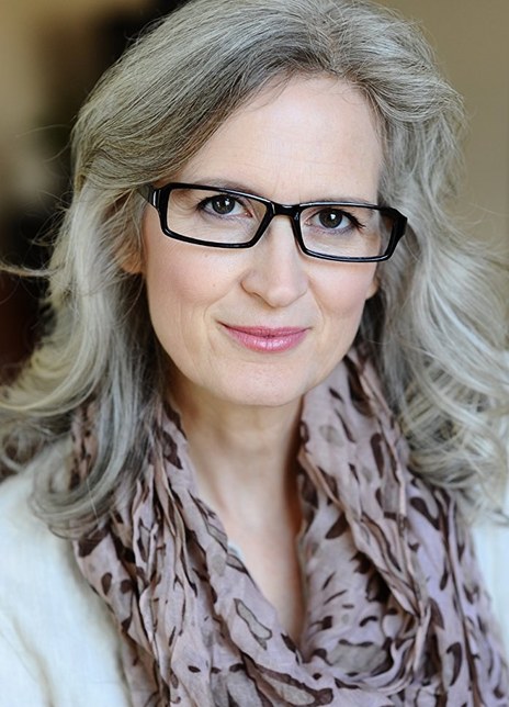 阿曼达·塞拉 Amanda Serra