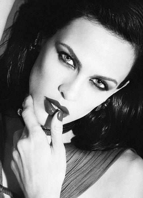 艾梅琳·瓦拉德 Aymeline Valade