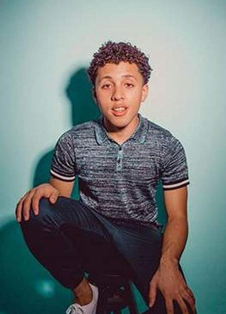 雅布其·杨-怀特 Jaboukie Young-White