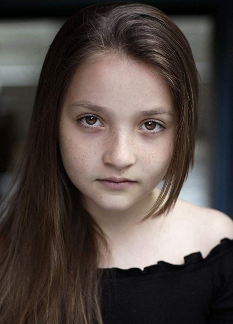 安雅·麦肯纳-布鲁斯 Anya McKenna-Bruce