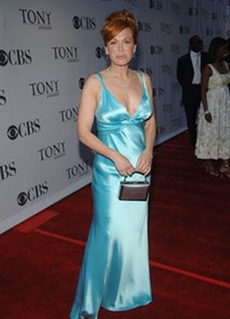 卡洛莉阿门罗 Carolee Carmello