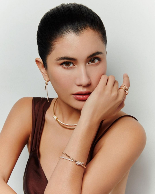 普里亚·苏安达科麦 Poo Praiya Soandokmai ไปรยา สวนดอกไม้