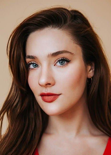 埃娃·布恩 Eva Bourne Eva Allan  Eva Allen