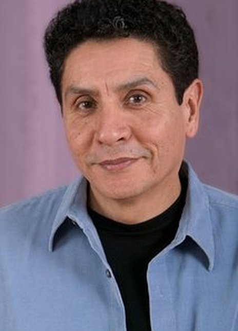 罗伯特·科瓦吕比亚 Robert Covarrubias Robert Covarobias Roberto Covarrubias