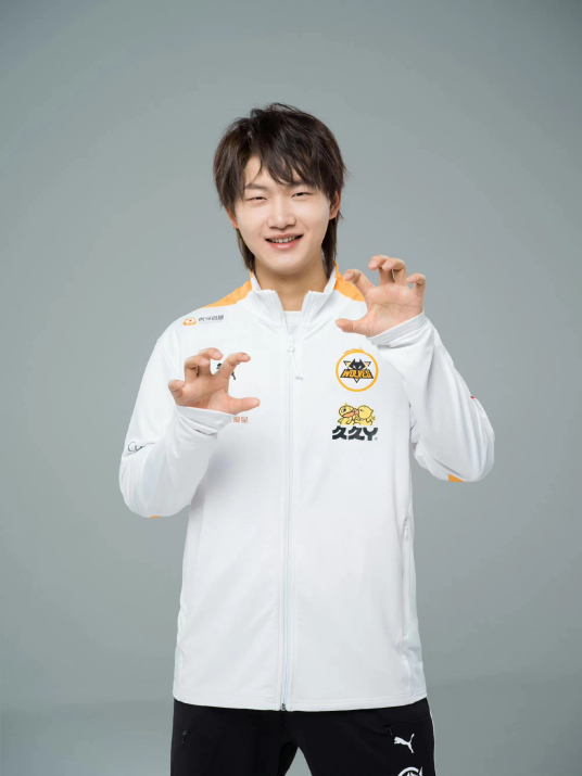 飞牛 Fly 彭云飞