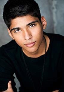 迈克尔·加尔扎 Michael Garza