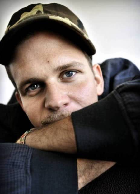 古斯塔夫·斯卡斯加德 Macon Blair