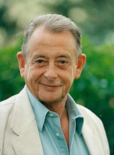 德里克·福德斯 Derek Fowlds Derek James Fowlds
