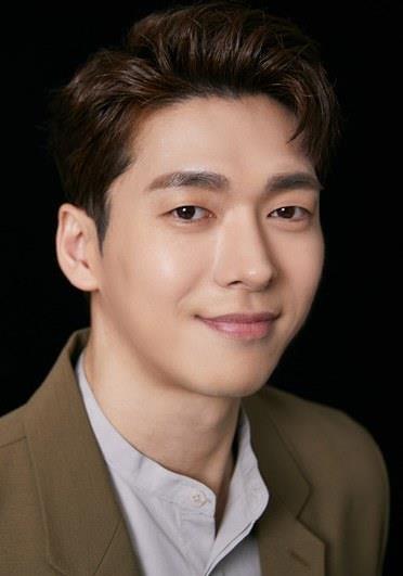 申秀吾 Shin Soo Oh 申范秀 신병수 신수오