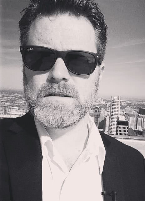 埃里克·韦尔 Eric Vale Christopher Eric Johnson