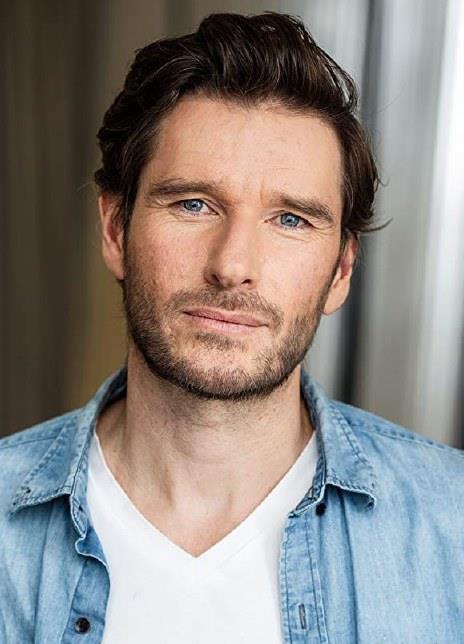 安东尼·J·夏普 Anthony J. Sharpe