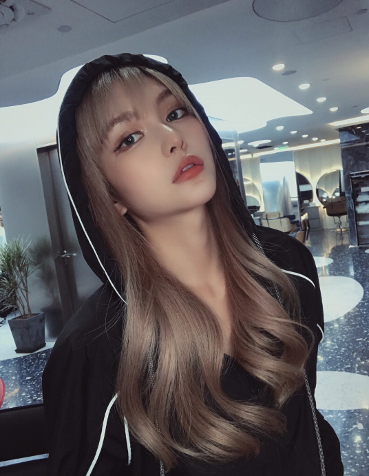 周扬青 Grace Chow