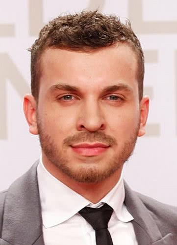 埃丁·哈萨诺维奇 Edin Hasanović Edin Hasanovic