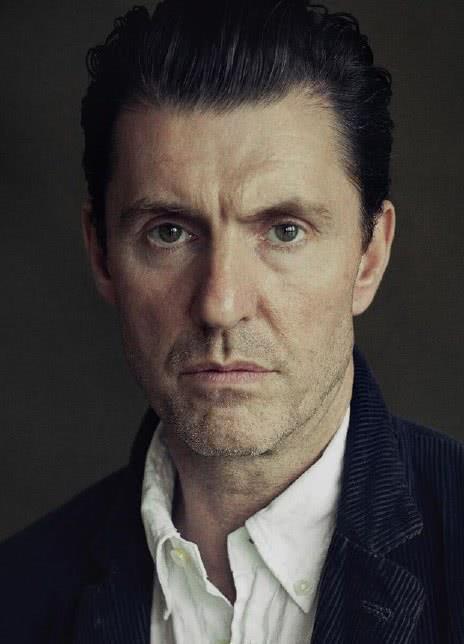 多里斯·洛夫 Dorian Lough