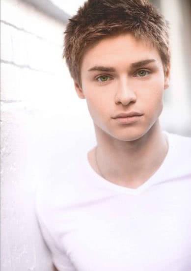 基南·特雷西 Keenan Tracey