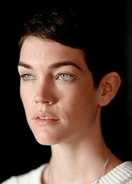 西莉亚·罗森-豪尔 Celia Rowlson-Hall