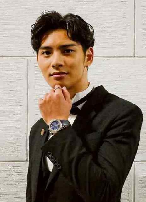 刘韦辰 Wei Chen Liu 劉韋辰 ENTERTAIN